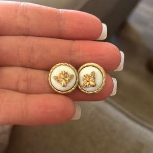 Gold bee, fashion stud earrings